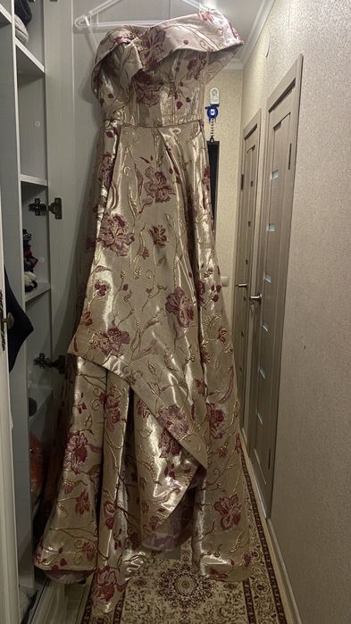 Дизайнерское платье из жакарда