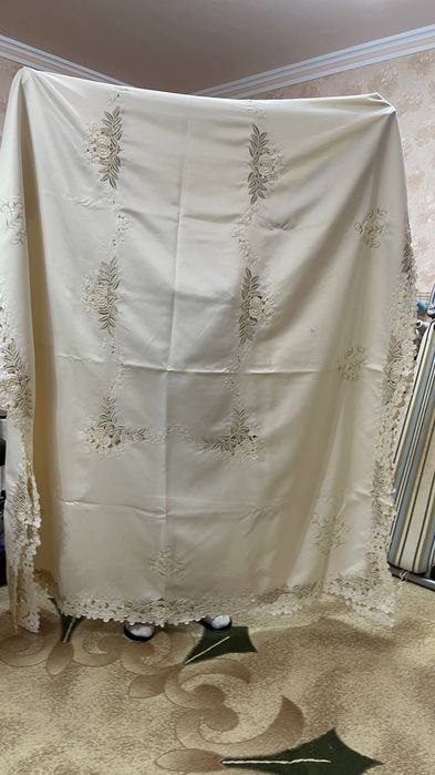 Продаю скатерть с салфетками