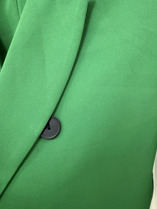 Жаңа күйінде тұр.