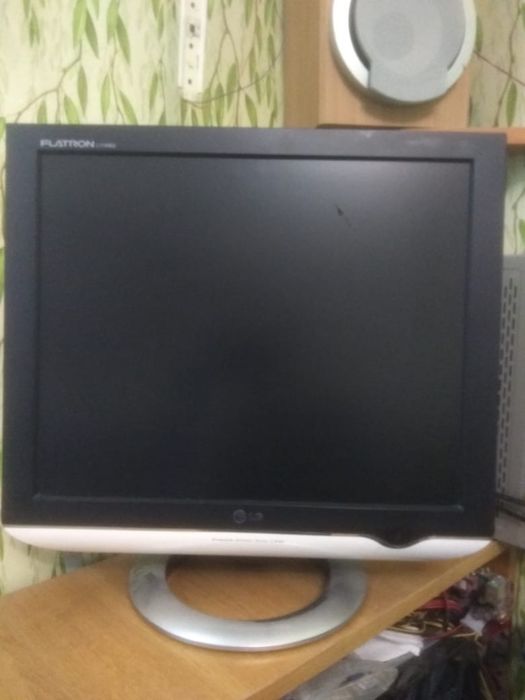 Продам маниторы.