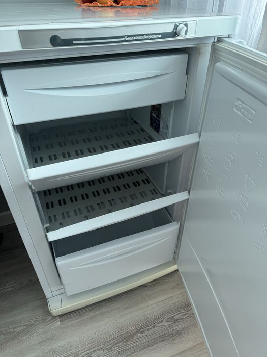 Продам морозильник в хорошем  состоянии