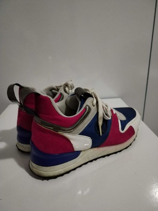 Маратонки номер 37