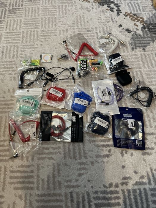 Чехлы для наушников , провода