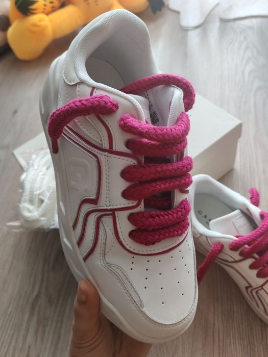 Adidasi Gaelle Paris