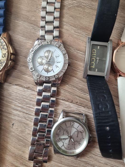 Часовници за ремонт или за части