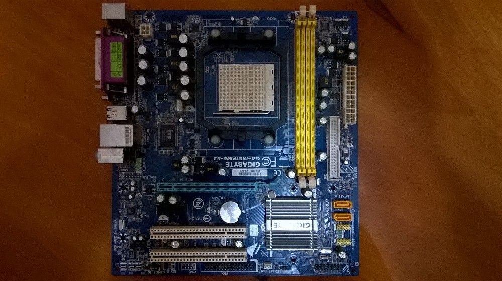 Placa baza GIGABYTE GA-M61PME-S2