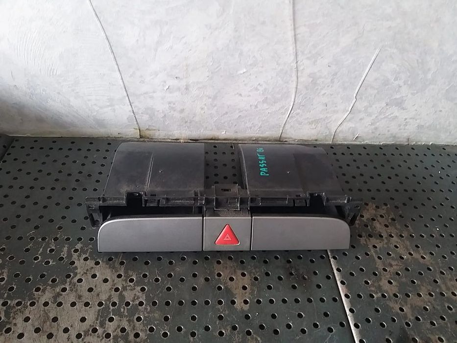 Sertare bord buton avarii vw passat b6 3c 3c0858407