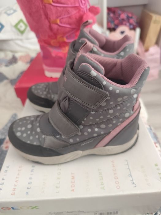 Cizme mar 33 Geox și Agatha Ruiz de la Prada.