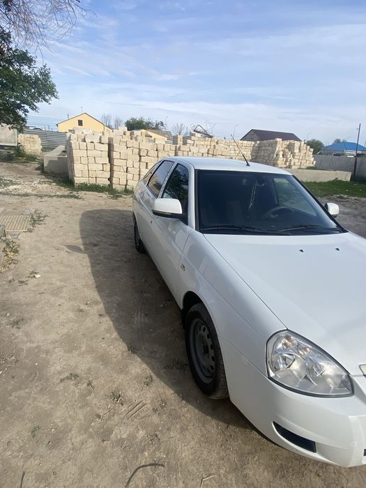 приора машина хэчбек