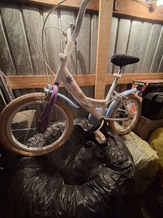 Bicicletă  16 Bicicletă  Frozen / Disney – Stare foarte bună!