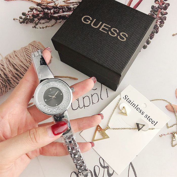 Дамски ръчен часовник Guess