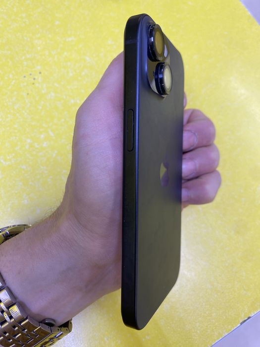 iPhone 15 на 128Gb