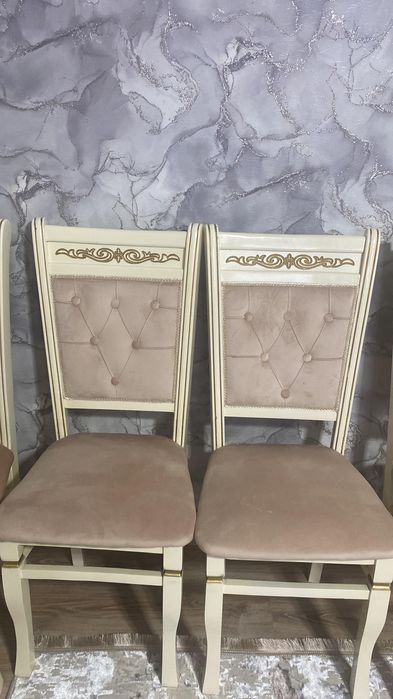 Стулья в идеальном состоянии.