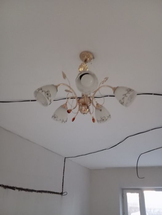 Продам люстру 5 рожков