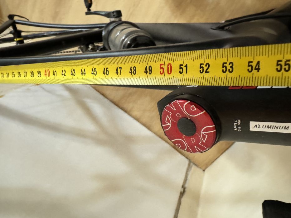 Продавам шосеен бегач CUBE