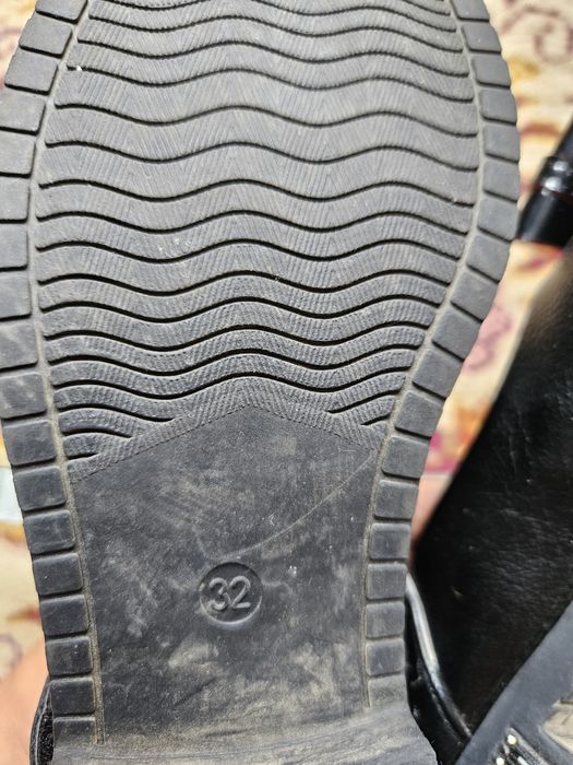 Продам туфельки для девочки