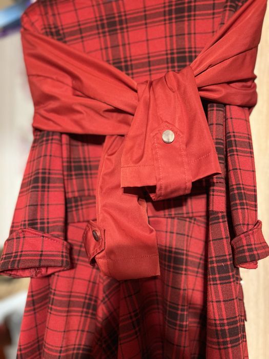 Червен тренч на Zara, чисто нов, размер S/M + ПОДАРЪК