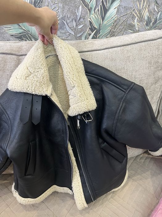 Продам пакет верхней одежды для девочки