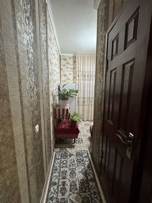 Продаётся на Авиасозлар-2 (2в3/5/5 чистый ремонт раздельный комнаты