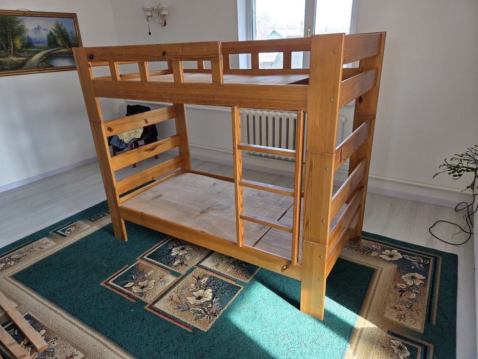 Двухъярусная кровать