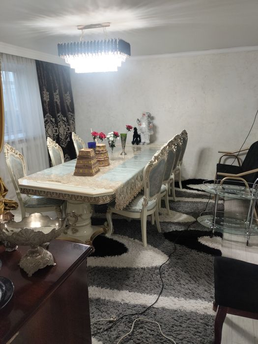 Стол со стульями продам