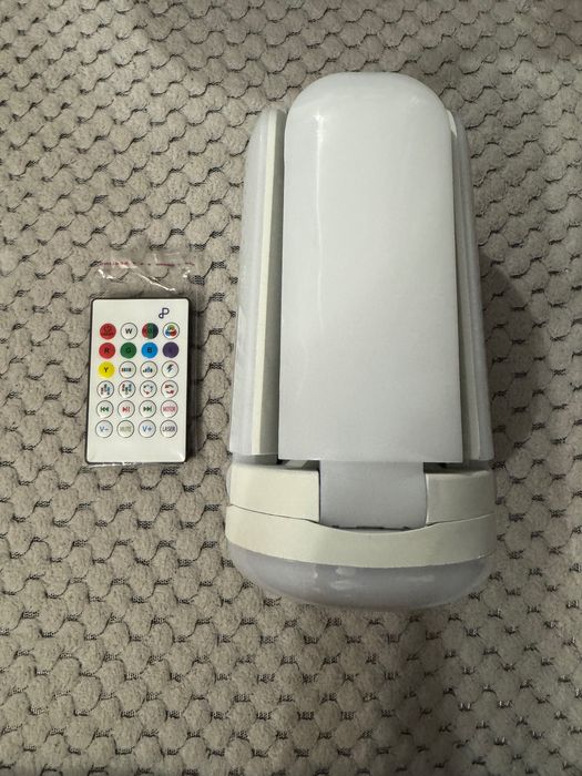 Bec bluetooth cu 4 brațe ( boxă încorporată )