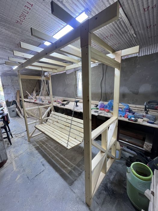 садовые качели из дерева