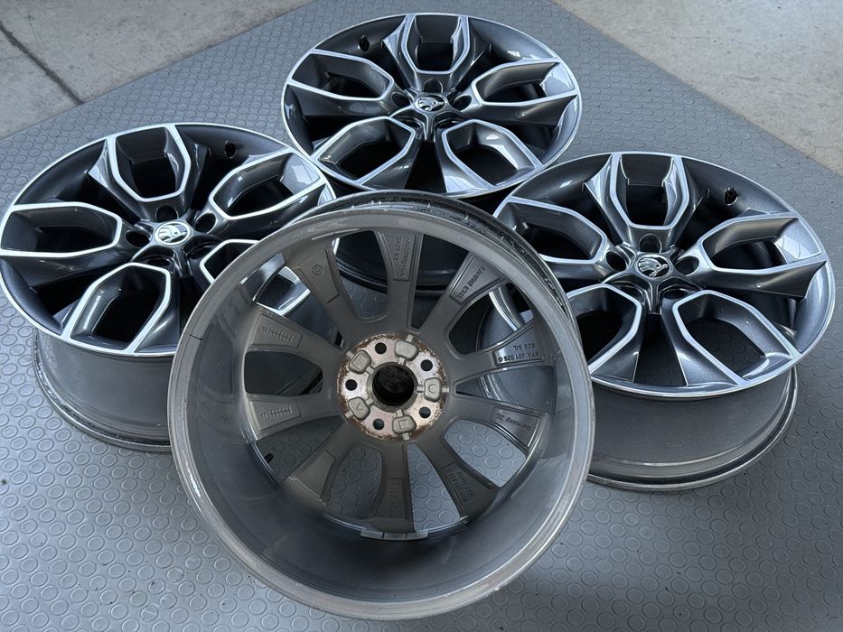 4бр. Отлични 19” ОРИГИНАЛНИ Джанти “CRATER” 5х112 за -SKODA/VW/AUDI/SEAT/VAG- 8Jx19H2, ET45