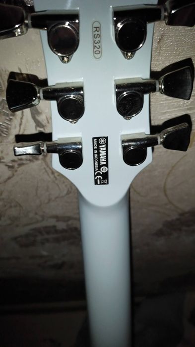 Гитара Yamaha pc320