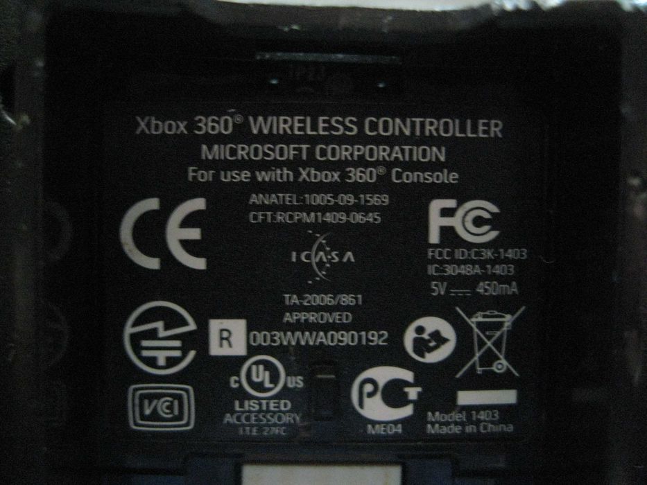 Продавам оригинален контролер за XBOX 360