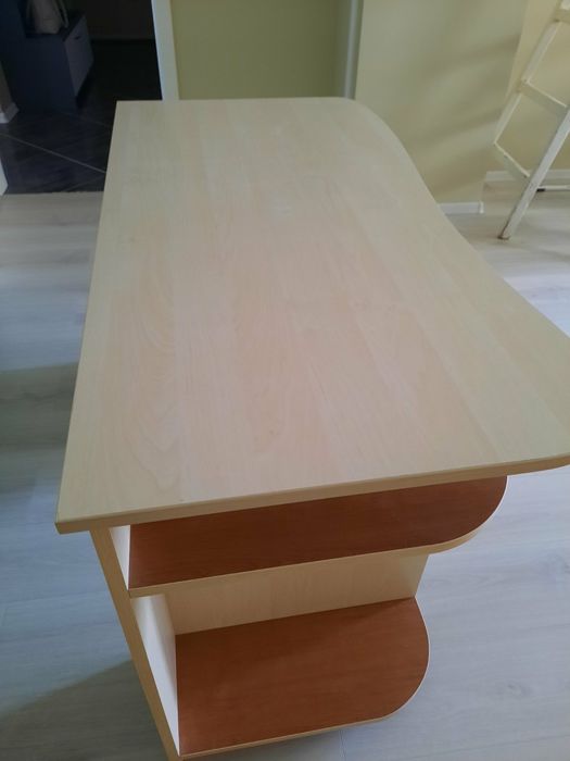 Функционално масивно бюро без забележки