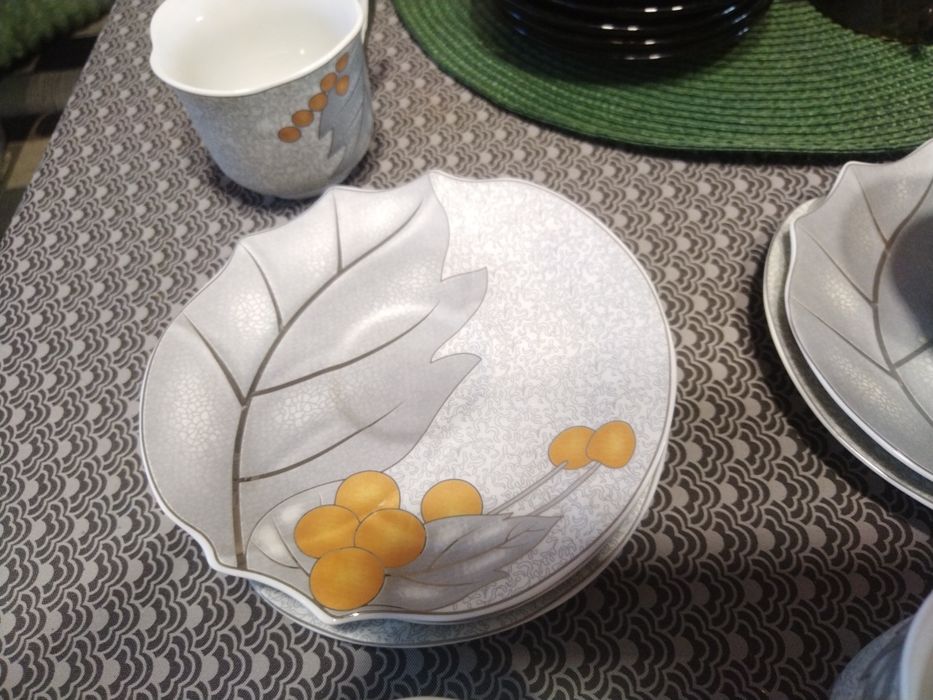 2 броя сервизи за кафе