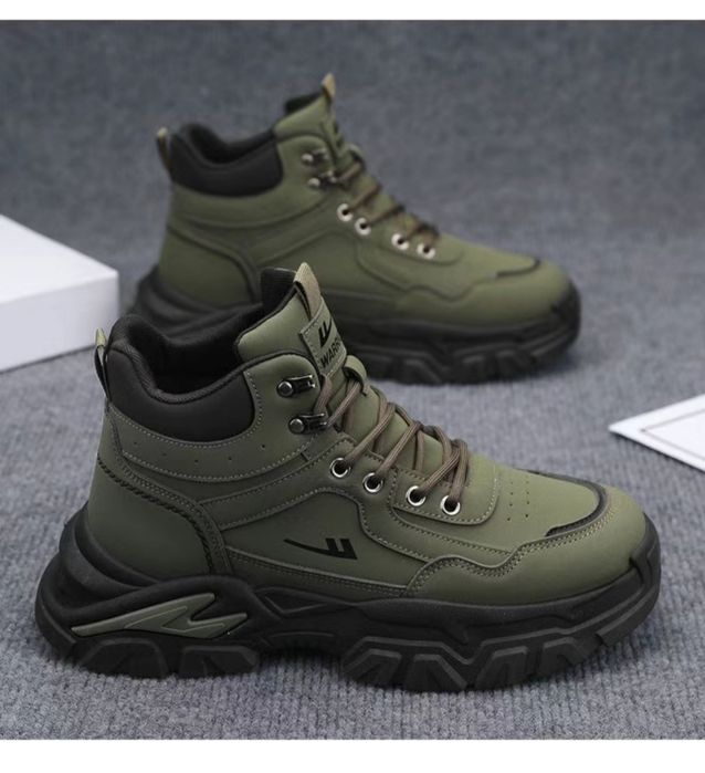 Новые  ботинки: Warrior Martin.