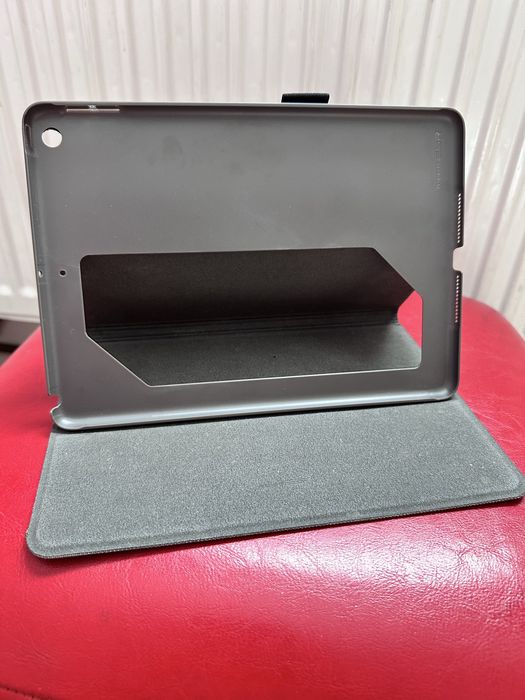 Vand husa de protectie tip flip pentru iPad generatia 5/6