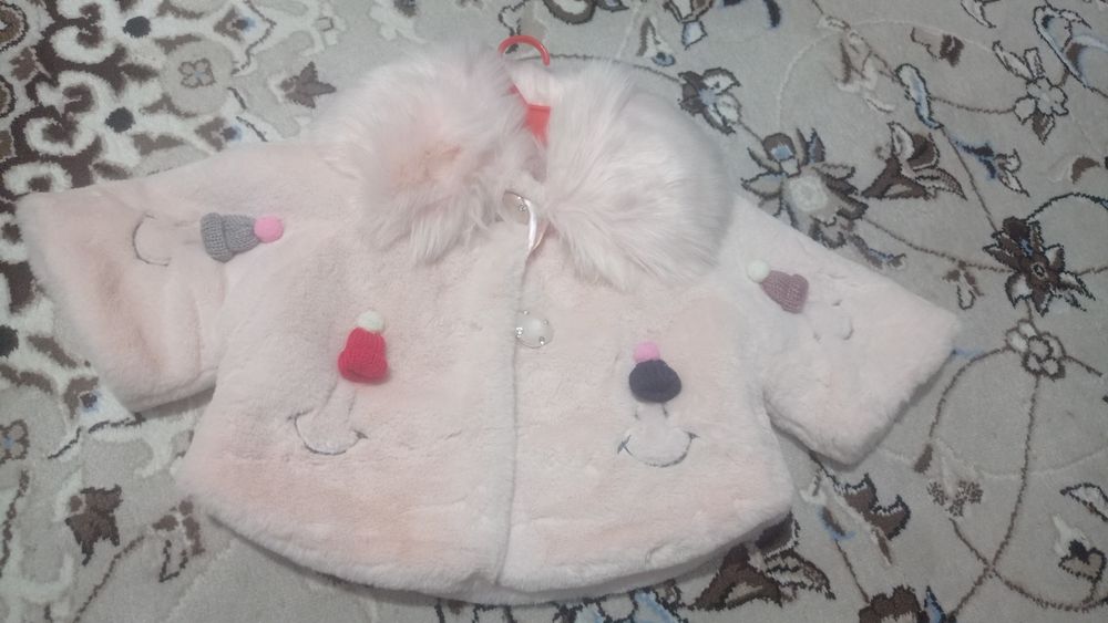 Momiq paltocha sotiladi