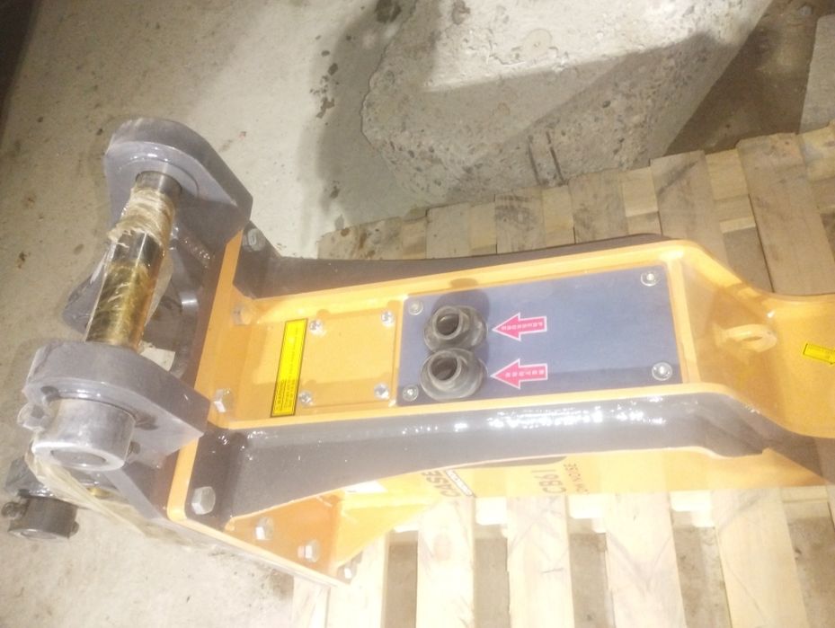 ПРОДАЕТСЯ ГИДРОМОЛОТ Case construction low noise