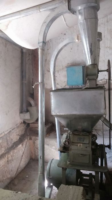 Tegirmon sotiladi. Holati yaxshi vali 35 sm ,2 vakum