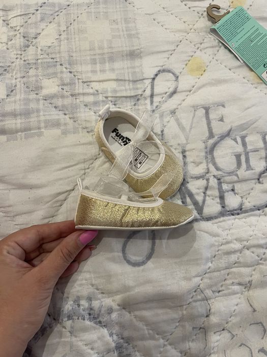 Бебешки буйки и бебешки пантофки