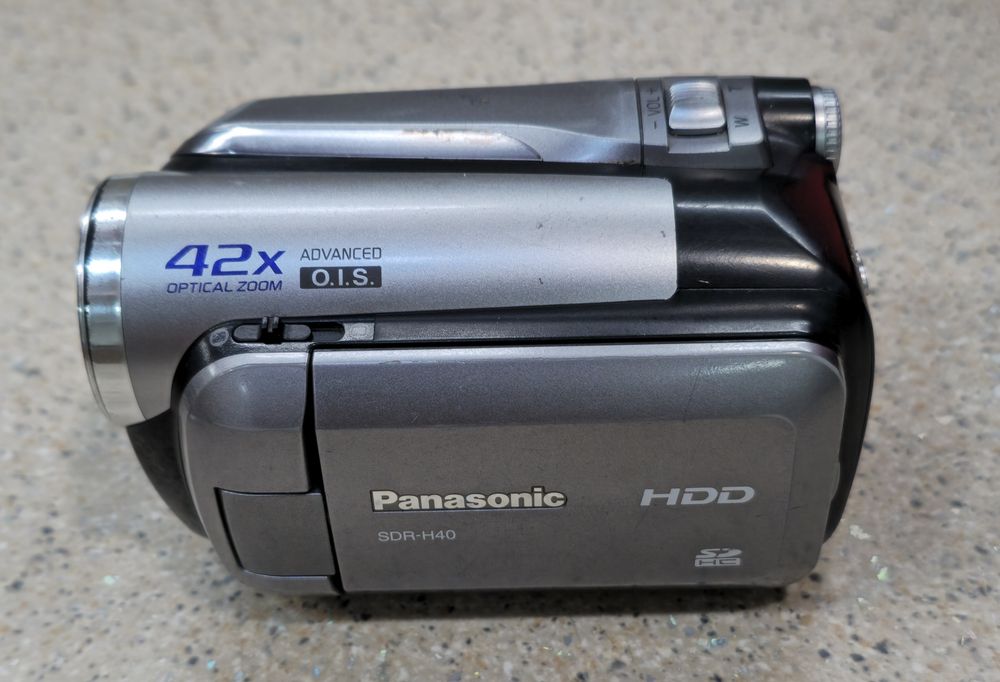Cameră video Panasonic SDR-H40