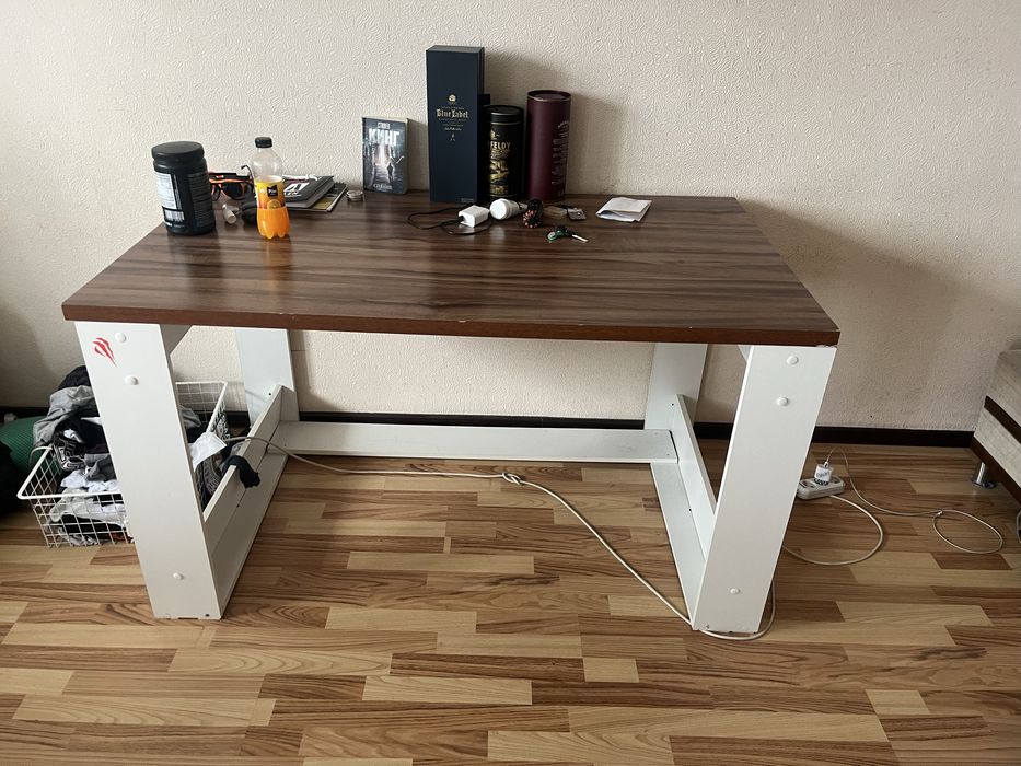 Стол 1,4м на 82см