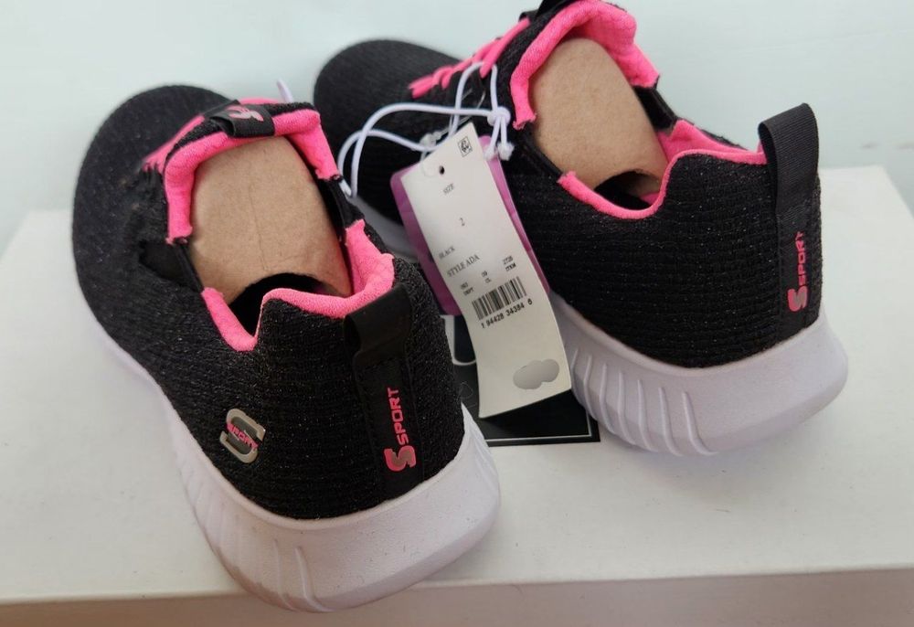 Кроссовки несколько фирменные из США