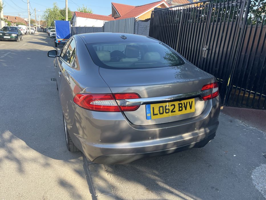 Bara fata Jaguar XF 224DT FACELIFT 2012