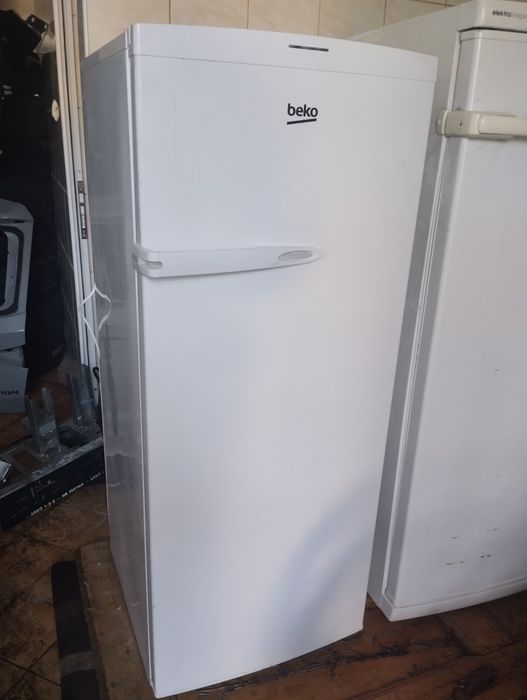 Продавам фризер beko