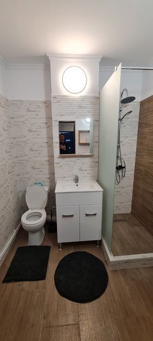 Închiriez apartament cu două camere