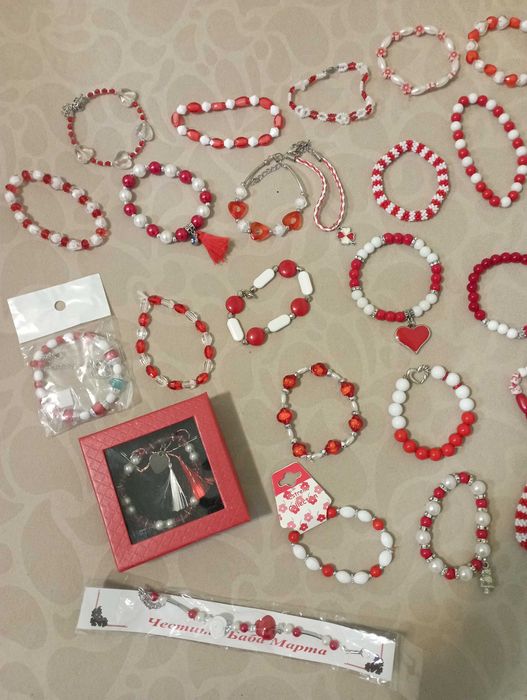 Чудесни гривни за дами