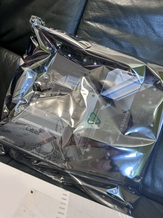 Placă de bază ASRock B650 Pro RS – AM5, DDR5, PCIe 5.0 (Nouă)