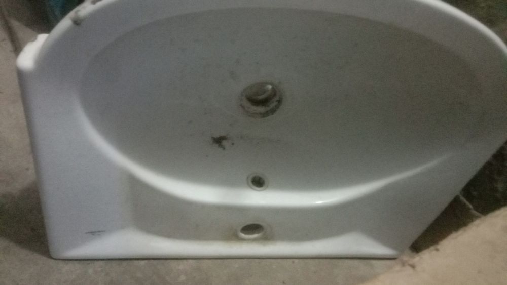 Продам раковину в ванную,без тумбочки