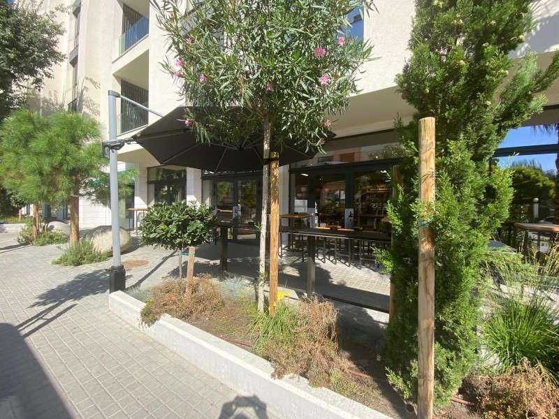 Продава се Двустаен апартамент в Варна, Цветен квартал - 70 кв.м за 3858 €/кв.м - Снимка #11