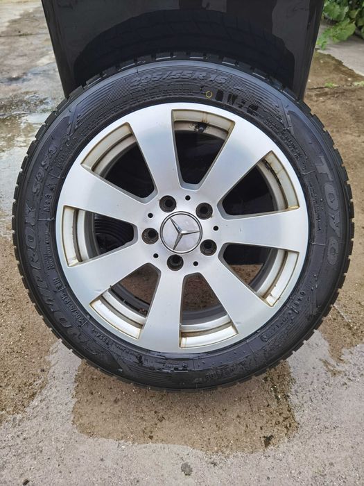 Roti 16" de Mercedes, cu anvelope 205/55/R16, marca Toyo, de iarna.