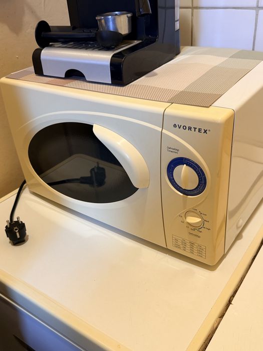 Cuptor micro unde vortex